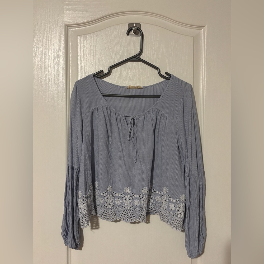 Hollister Women's Blue Lace Trim Top